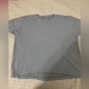 Lululemon cropped shirt